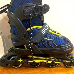 Schwinn child size 8 roller blades, like new